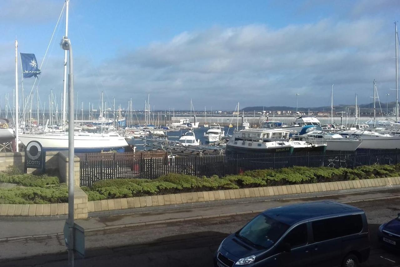 Marina View Lovely Upper 3 Bedroom Apartment Troon Εξωτερικό φωτογραφία