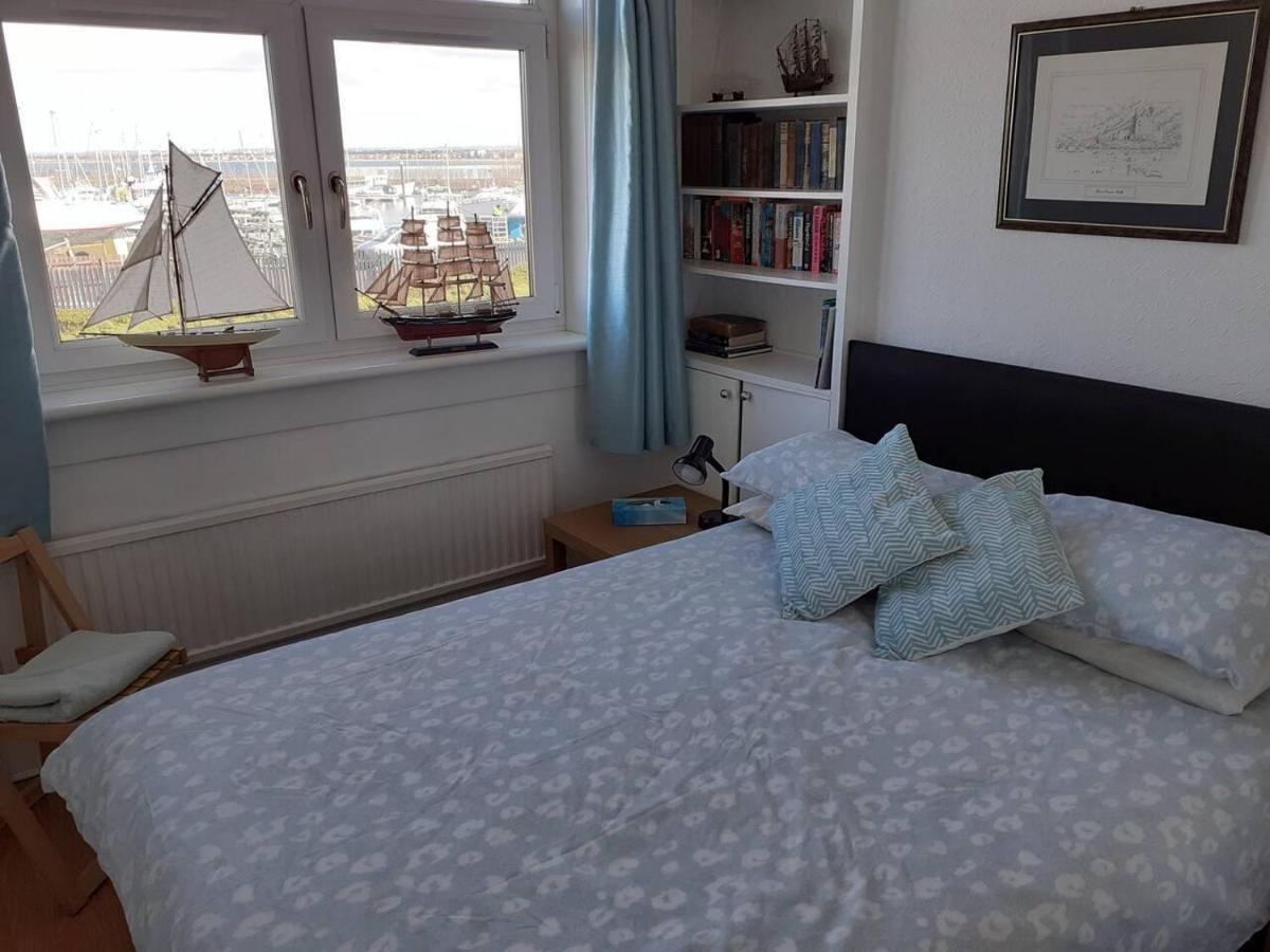 Marina View Lovely Upper 3 Bedroom Apartment Troon Εξωτερικό φωτογραφία